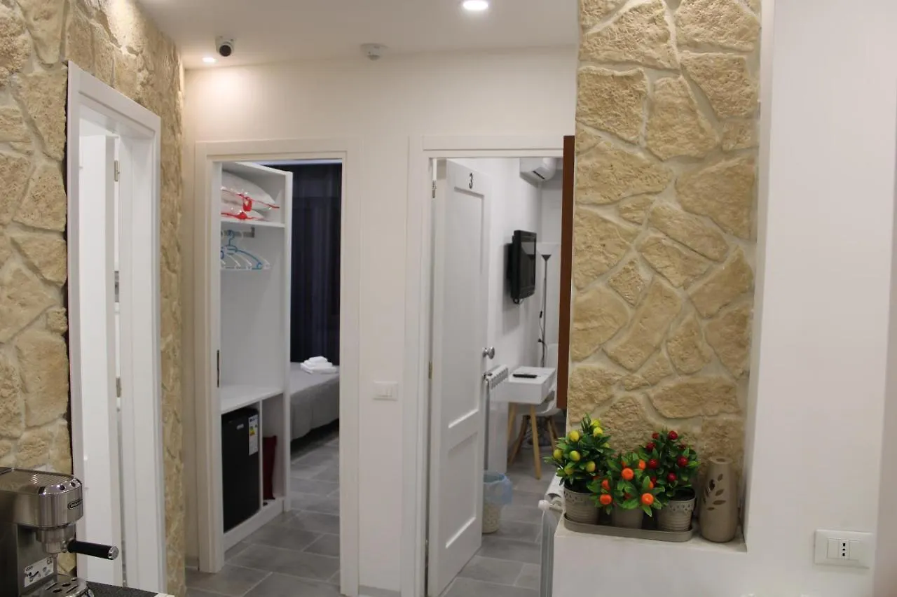 ** Bed & Breakfast Ri.Mo'S Rent Room Palermo Italia